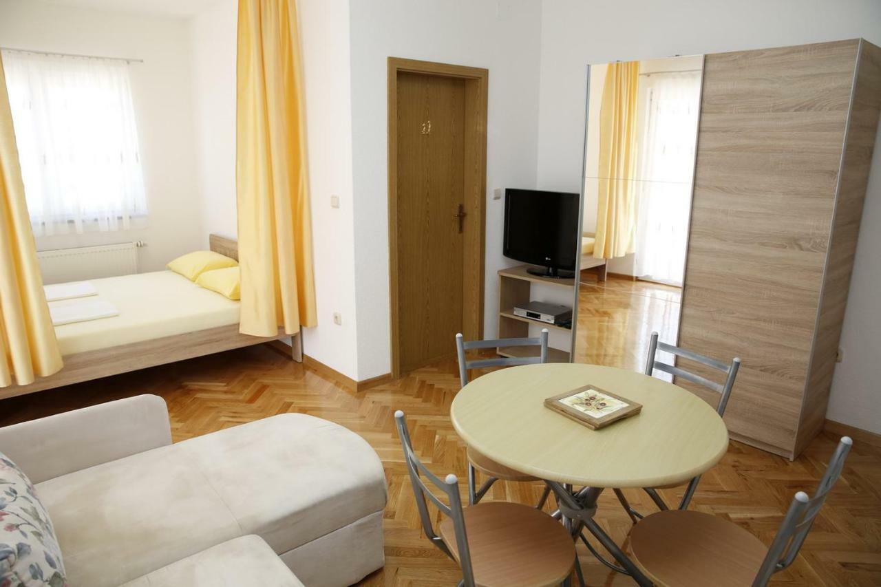 Ivelj Apartment *